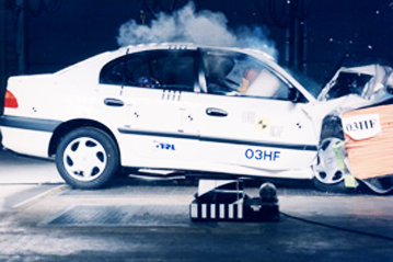 Краш тест Toyota Avensis (1998)